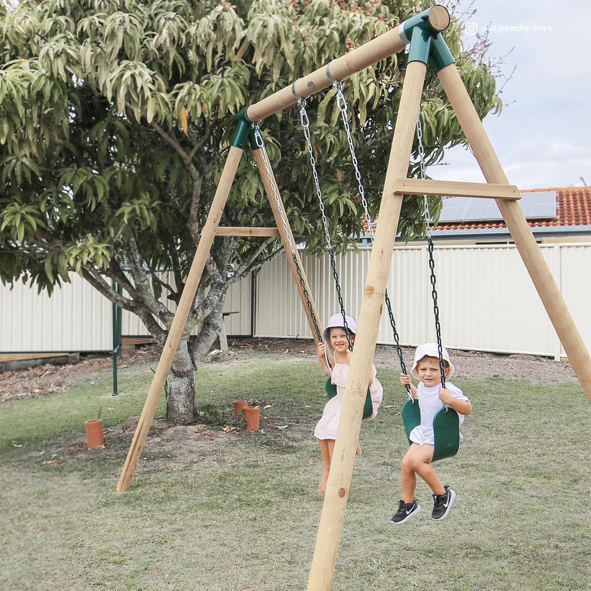 Amber Double Swing Set