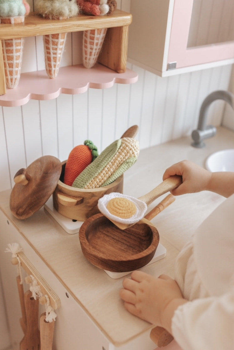 Mahogany Pot and Pan Cookware Play Set